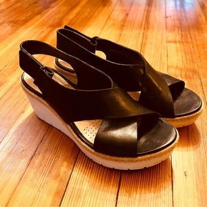 Clarks Artisan Annadel crossover wedge sandal 8.5